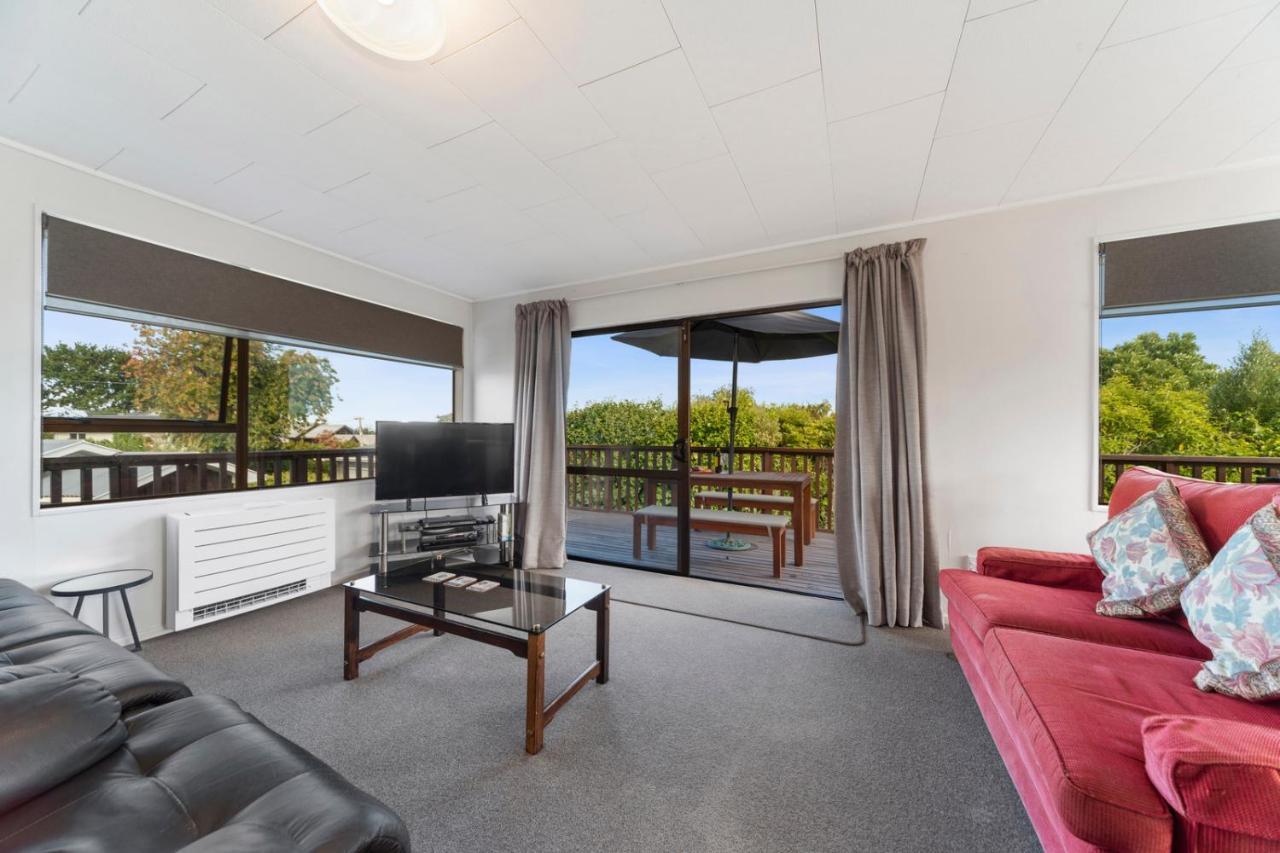 Rainbow Lake House - Lake Taupo Holiday Home Exterior foto